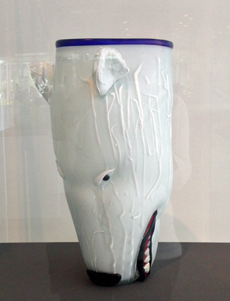 glass Dan Dailey Polar bear vessel